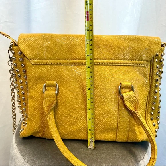 Yellow studded snakeskin-textured faux leather handbag gold-tone chain straps - Picture 6 of 14